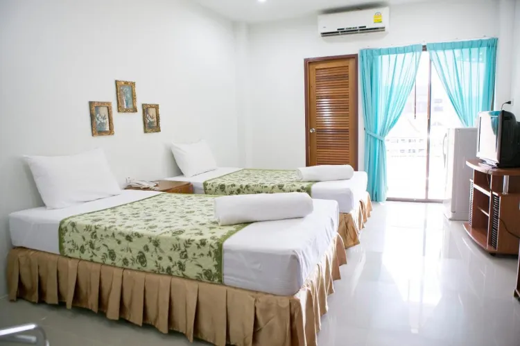 ห้องมาตรฐานเตียงแฝดพร้อมพัดลม