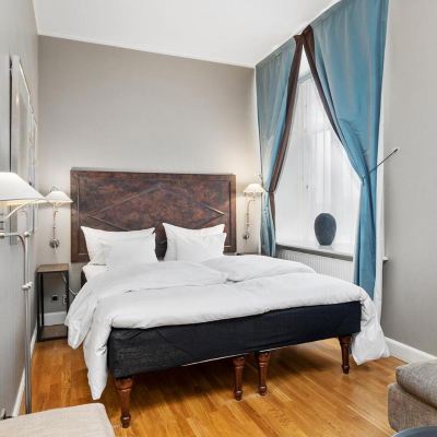 Junior Suite 1 Queen bed Hotel Kong Arthur Promo Code