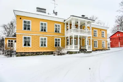 Tehtaan Hotelli Отели в г. 
