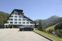 Kinder- Und Familienhotel Nockalm Hotel di 
