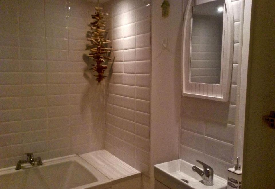 Superb Cintra Beachside ApartmentsLittle Orme Apartment With Sea View