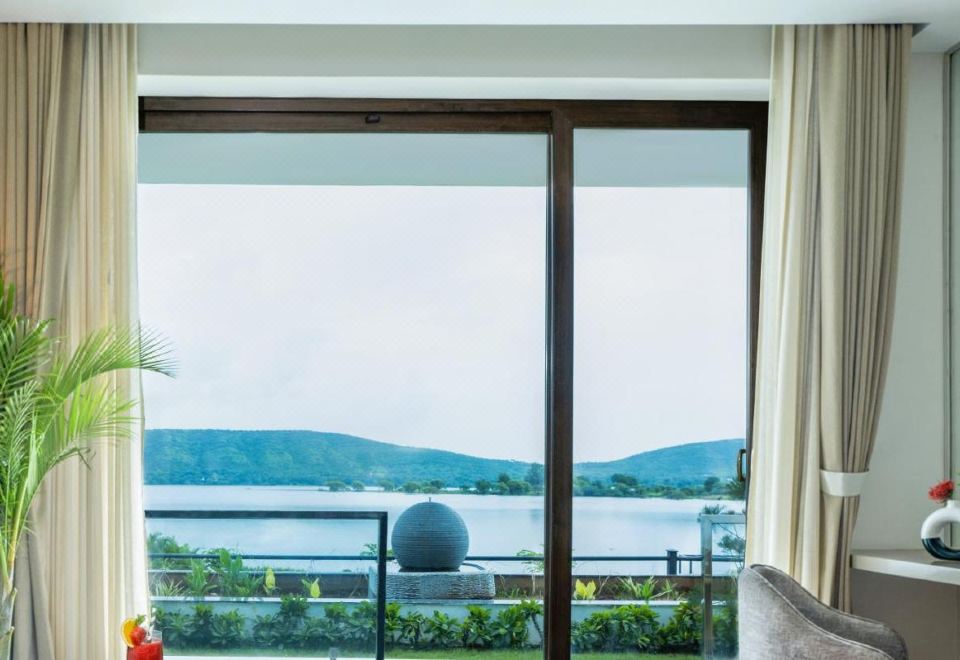 湖滨房间带私人花园