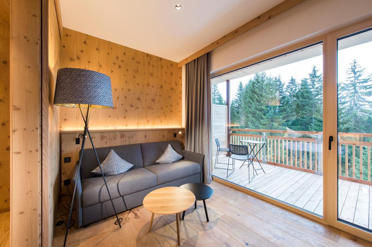 Adler Damüls Gasthof Hotel带阳台的小型套房