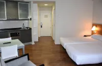 Hotel y Apartamentos SNÖ Isaba โรงแรมใน