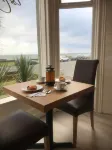Carmel House Hotel di 