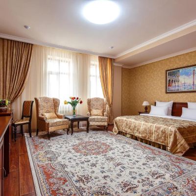 Superior King Room Alanda Hotel Promo Code