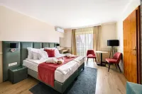 Holiday Club Apartman Hotel Hotels in 