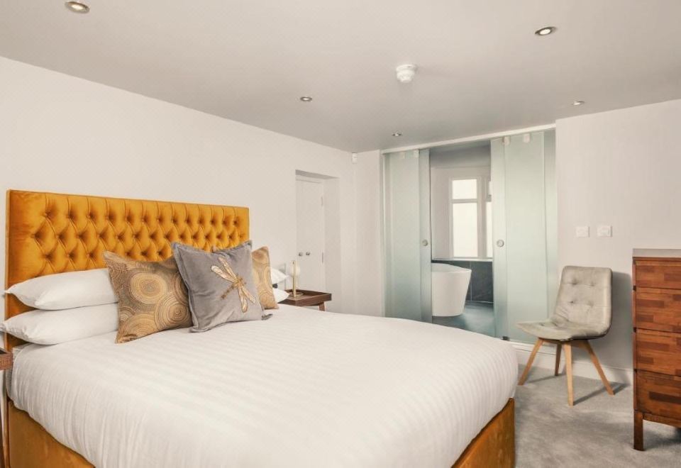 Keswick Lake Road Apartments - Housity