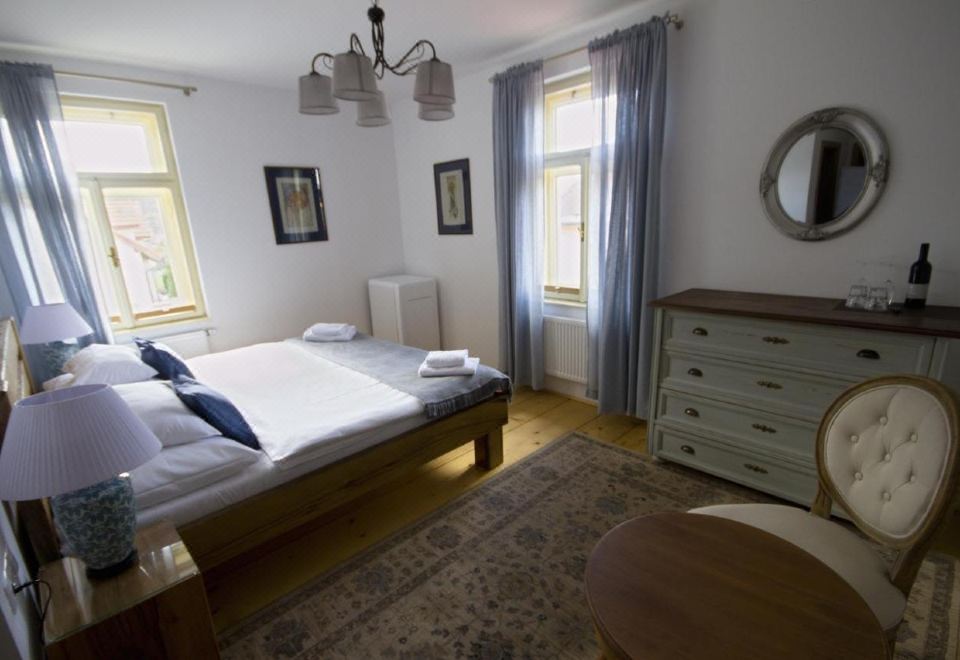 带城堡景观的双人房-免费停车