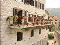 Una Apartments Hotéis em Kotor