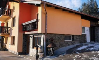 Apartment Jorsi with Mountain View - Housity