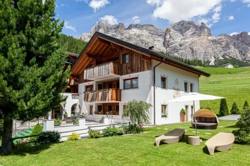 Villa Flora Mountain Lodges
