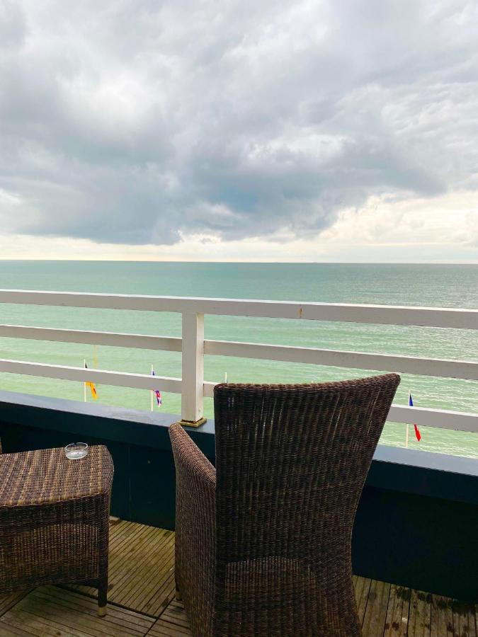 带阳台的舒适海景双人间