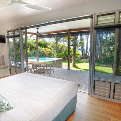 Deluxe Studio Suite, 1 King Bed, Beach View The Bungalows Promo Code