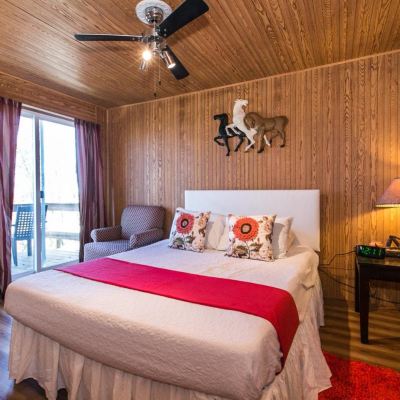 Queen Room The Wisconsin Wood Inn Promo Code