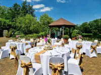 Inn on the Lake