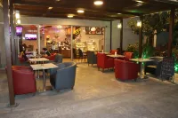 烏茲公寓酒店