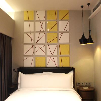 International Wing Standard Room 1 Queen bed Holiday Inn Express New Delhi International Airport T3, an IHG Hotel Promo Code