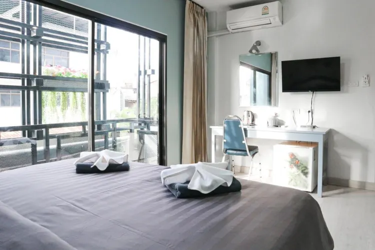ห้องดีลักซ์ พร้อมระเบียง