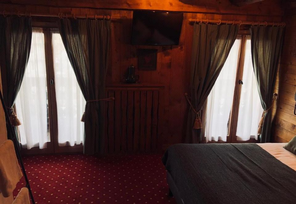 带山景的双人房 5