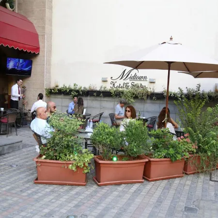 Midtown Hotel & Suites