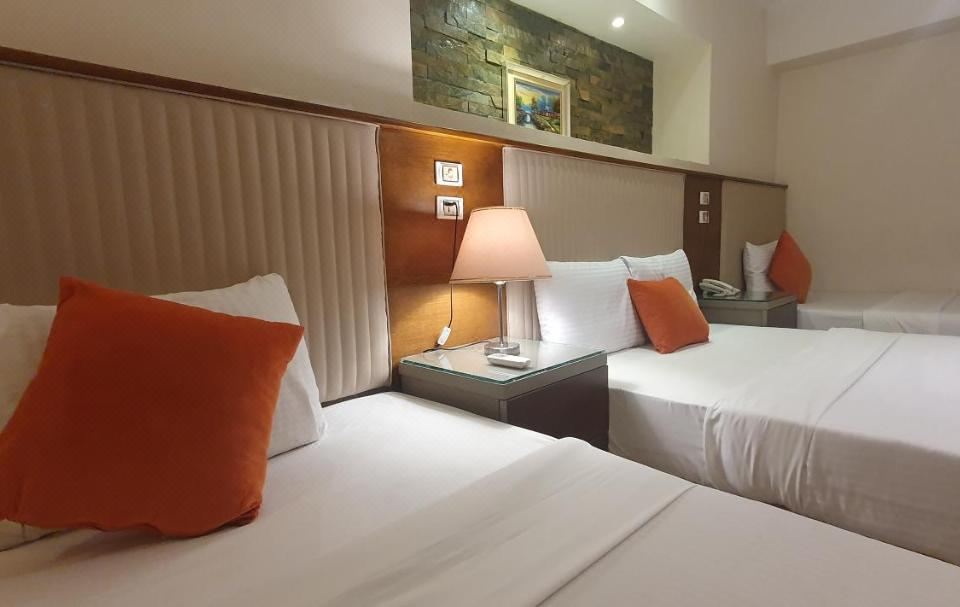 River Nile Edge Boutique Hotel & Restaurant Deluxe Double Room with Side Sea View