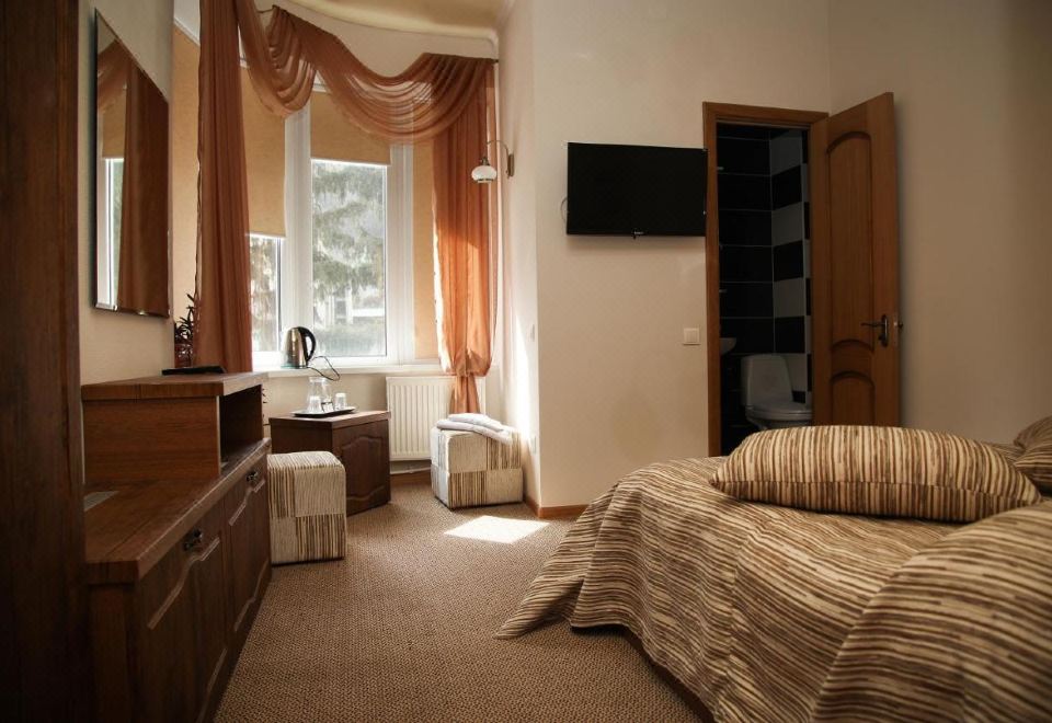 Central Hotel Cheltenham by Roomsbooked