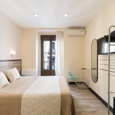 Double Room with Balcony Hostal Art Madrid Promo Code