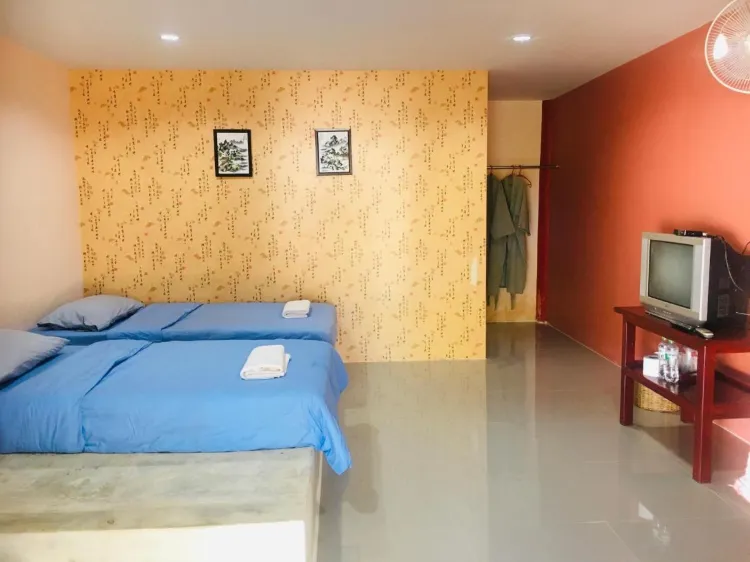 ห้องมาตรฐานเตียงแฝดพร้อมพัดลม