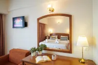 Crystal City Hotel Hotel di 
