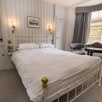 Cosy Townhouse Double Room Crown Hotel Promo Code