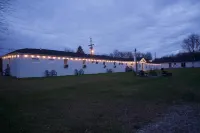 Cobmin Ridge Motel Hotele w: 