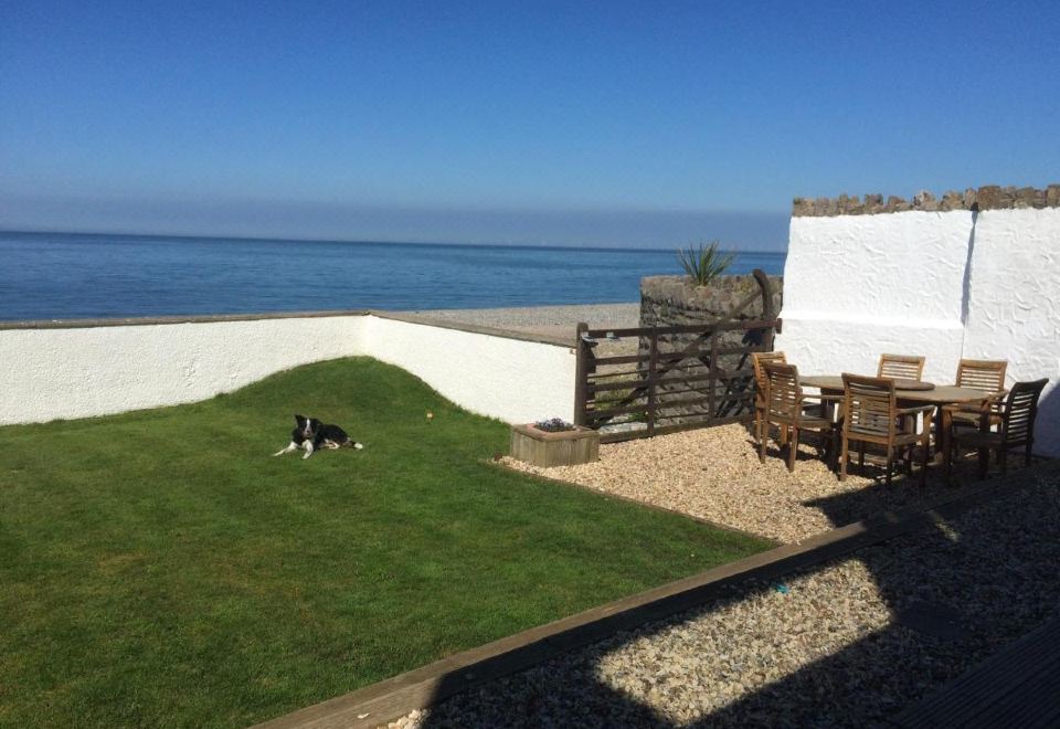 Superb Cintra Beachside ApartmentsGreat Orme Apartment With Sea View