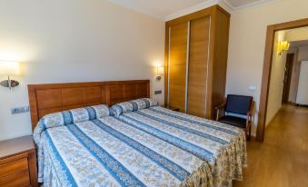Hostal Santo Domingo de Silos - Housity