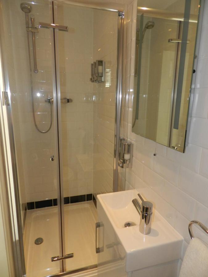 双人房（连通浴室）