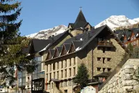 Snö Villa de Sallent 4 Hotels in 