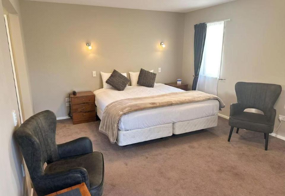 Castles Motel & Driftwood Motel Queen Studio - Disability Access