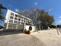 Carrey Hotel Hotele w: 