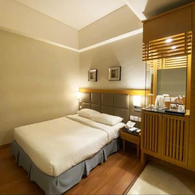 Superior Double Room Kupon Crown Garden Hotel