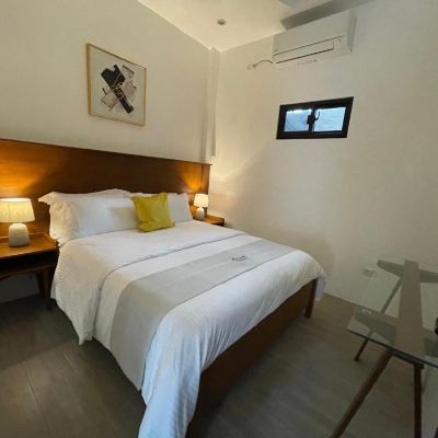 Junior Suite with Balcony THISTLE INN Promo Code