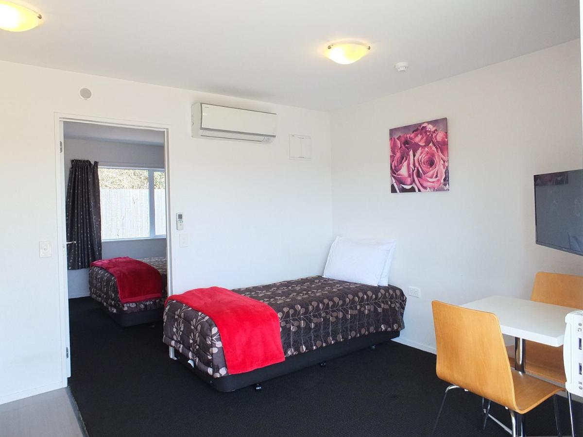 三人一室公寓 - 带大床和单人床