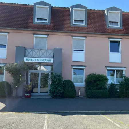Hotel Lachnerhof Отели в г. Эрланген