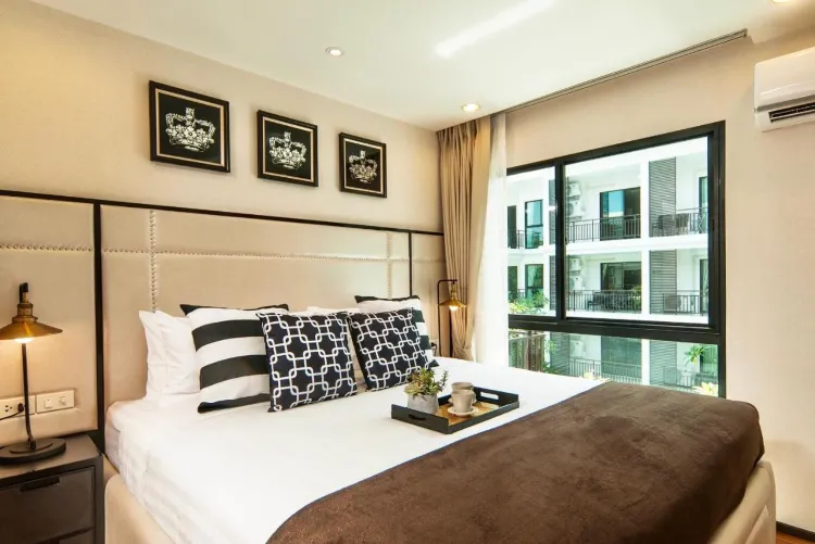 ห้องสวีทหนึ่งห้องนอนพร้อมวิวสระว่ายน้ำ ปลอดสูบบุหรี่