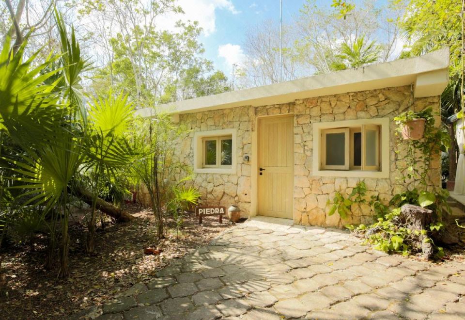 Hotel Oma Cancun - Holistic Healing Center, Exterior, Garden