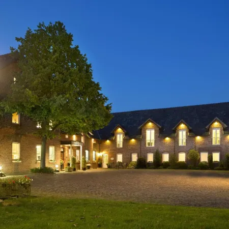 Landhotel Bartmann Отели в г. Зенденхорст
