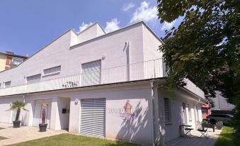 Grazora Living Apartments - Housity