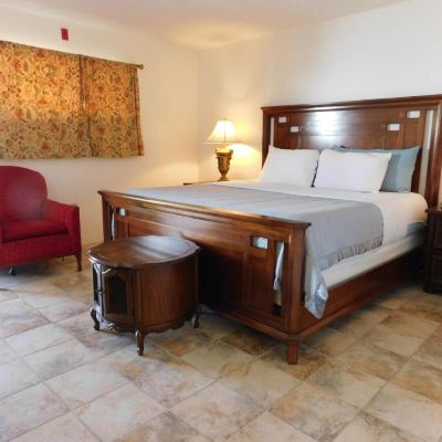 King Room Drifter Motel Promo Code