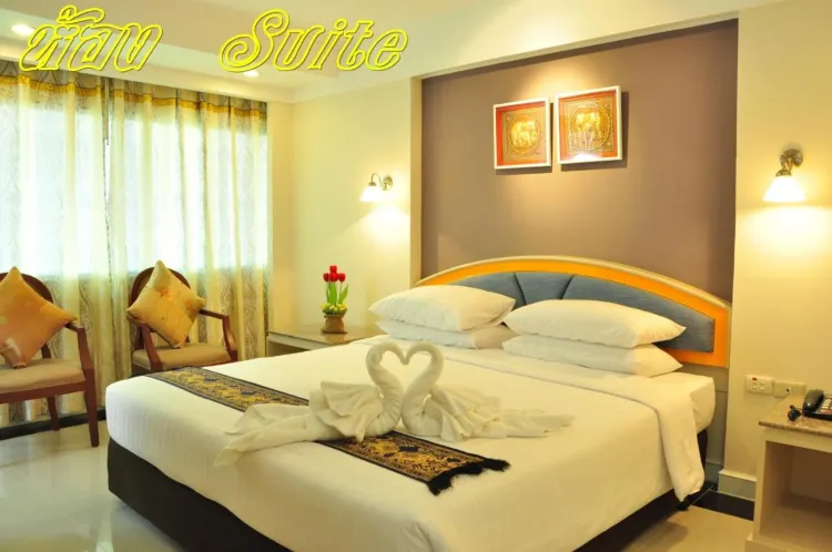 ห้องเตียงใหญ่ พร้อมระเบียง