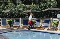 Vinland Hotel and Lounge