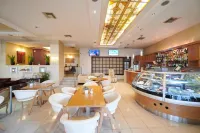 Crystal City Hotel